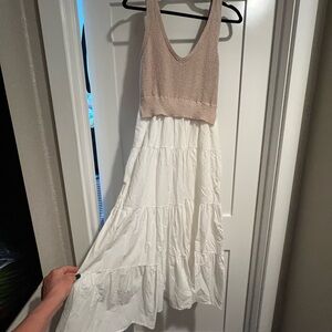 Elegant Two-Tone Sleeveless Dress